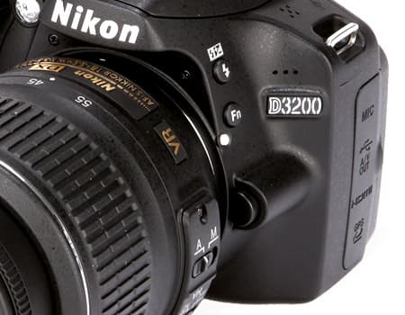 كاميرا نيكون D3200